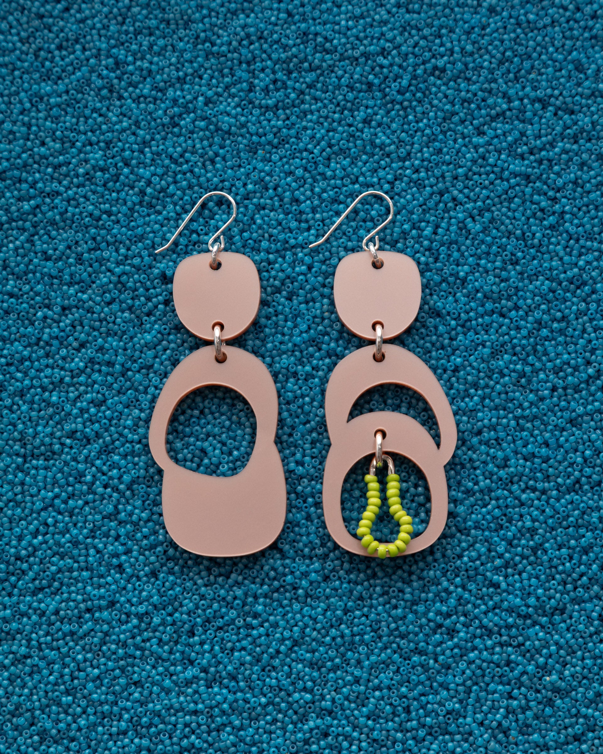 Eclipse Ovoids with Baily's Beads